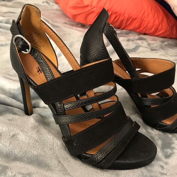 H&M Heels - Picture 4 of 4